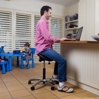 ergonomic saddle chair