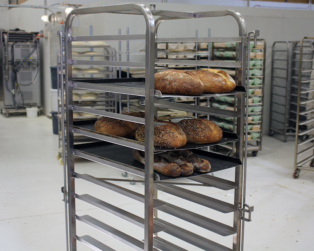 Baking Made Easy: Our Tips for Choosing Bakery Racks