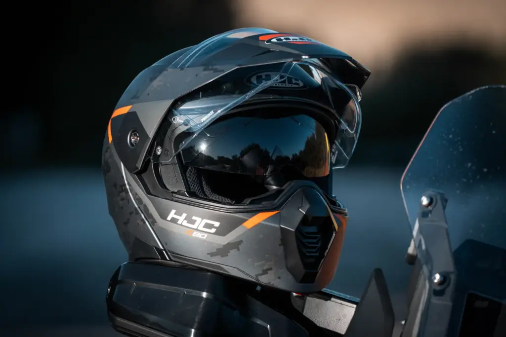 Our Tips for Choosing the Right Motorcycle Helmet: Safety, Fit, and Comfort